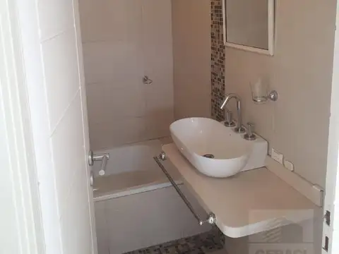 Amplio monoambiente al contrafrente - Parque Chacabuco