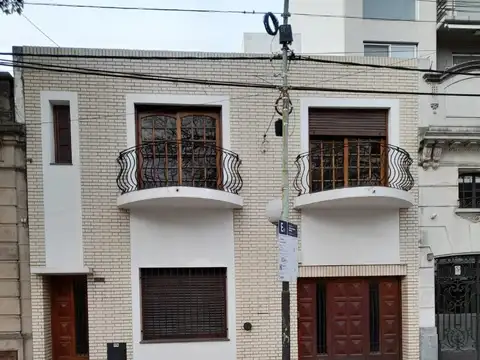 Vendo muy buena propiedad en pleno centro de la ciudad de Zarate. Apto Credito 