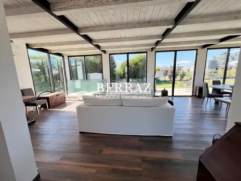 Casa en Venta en Haras Santa Maria - Los Robles, USD 230.000