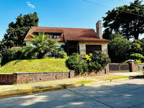 Casa 5 amb de Categoria + Potencial Constructivo Doble lote, Quilmes Residencial, Nueva Zonificacion