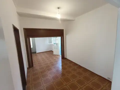 Avenida Congreso 5000, Piso 1