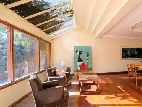 Casa 6 ambientes con 5 baños