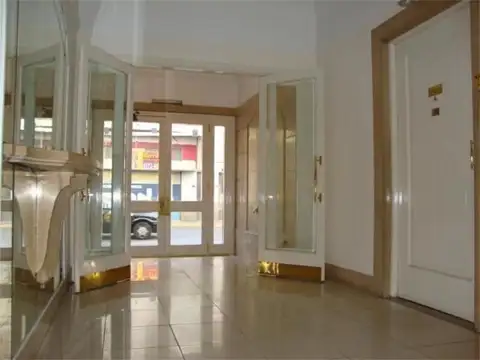 Dpto PH Estado REGULAR cómodo Edif.Apto Prof. 2Ambiente de 54 M2 Sup. total con patio exclusivo