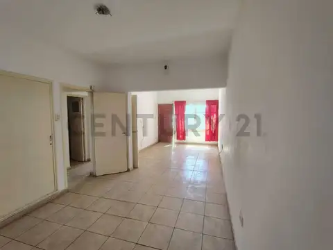 Casa 5 ambientes con 1 baño