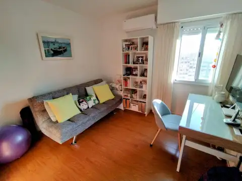 DEPARTAMENTO DE 4 AMBIENTES AL FRENTE, EXCELENTE VISTA. CENTRO DE LANUS.