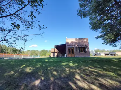 Excelente casa en venta en Club de Campo Aguas Dulces en Villa Elisa