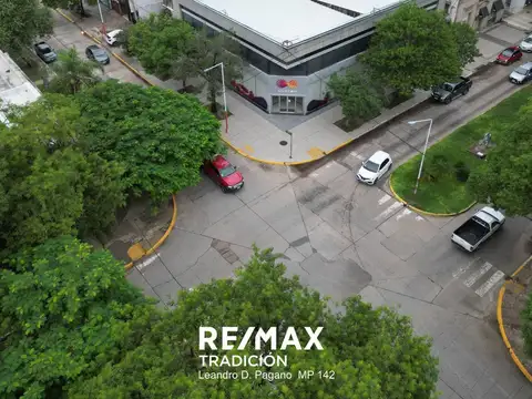 Avenida Sarmiento 200