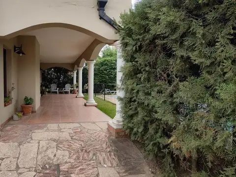 Casa 6 ambientes con 3 baños