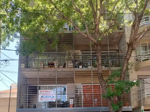 DEPARTAMENTO 2 AMBIENTES  CON COCHERA