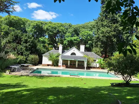 Casa 7 ambientes con 4 baños