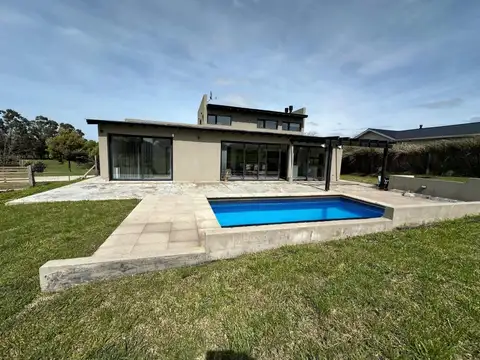 Casa en alquiler Barrancas de San Benito