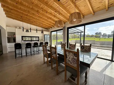 Casa en Alquiler en Barrancas De San Benito, $ 1.400