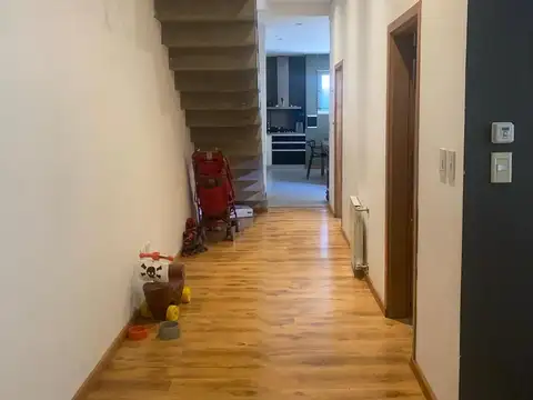 Casa 5 ambientes con 4 baños