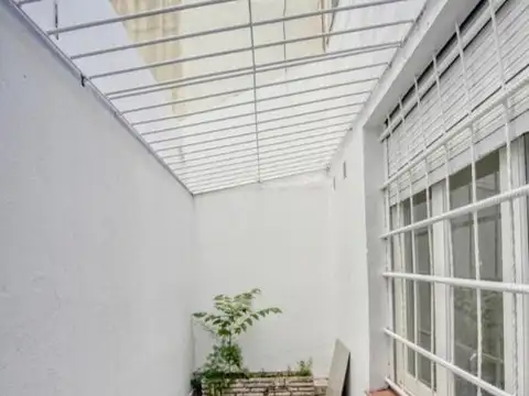 Local en Venta en Olivos, USD 160.000