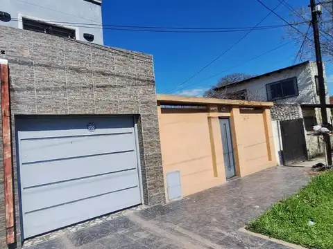 VENTA CASA 2 PLANTAS 4 AMBIENTES VILLA LA FLORIDA