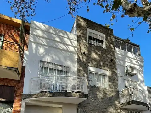 Av. Emilio Castro 5200, Piso 2