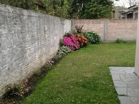 Terrero nº 1164 e/ J.V Gonzalez y Uruguay