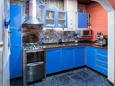 VENTA - CASA 3 DORM, DOBLE COCHERA Y PATIO