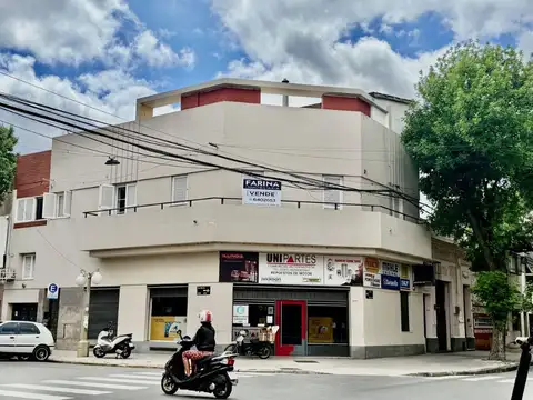 San Martín esq La Paz