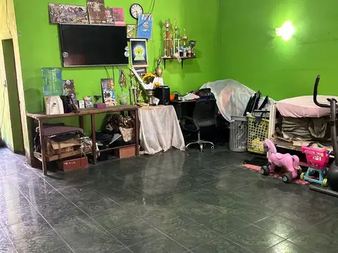 Casa 2 ambientes con 1 baño