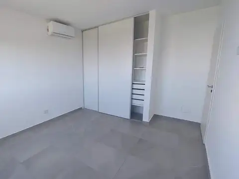 Casa en Alquiler en Puertos Del Lago, Araucarias, GBA Norte - 5 Ambientes