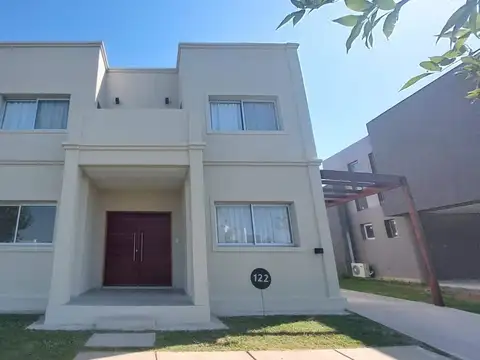 Casa en Alquiler en Puertos Del Lago, Araucarias, GBA Norte - 5 Ambientes