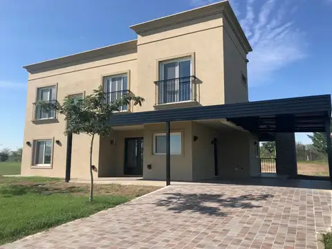 VENTA CASA 5 AMBIENTES EN SAN MATIAS
