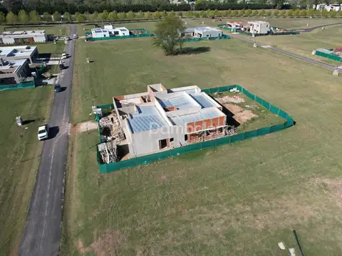 Casa 6 ambientes con 3 baños