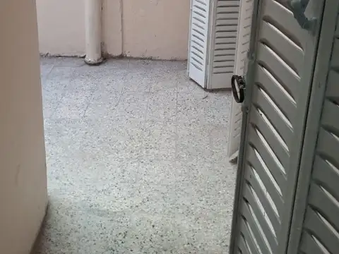 Rio De Janeiro 900, Piso pb