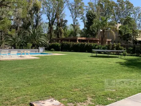 Casa 2 ambientes con 1 baño