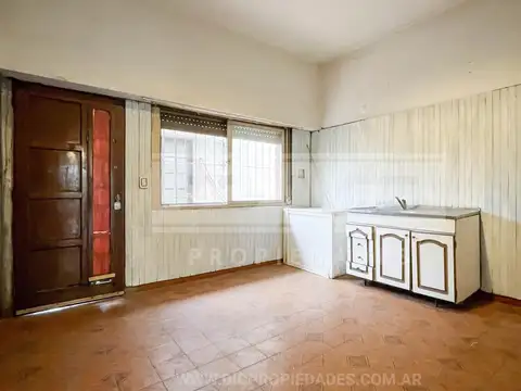 Yatay   al 100 entre Gascón  e Yrigoyen