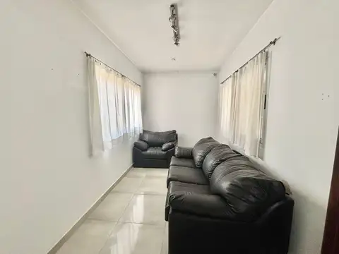 Casa 3 ambientes con 2 baños