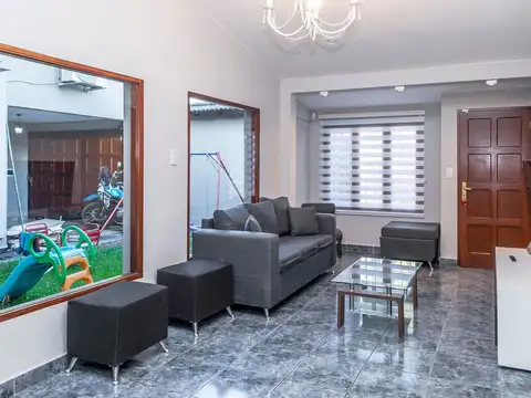 Casa 5 ambientes con 3 baños