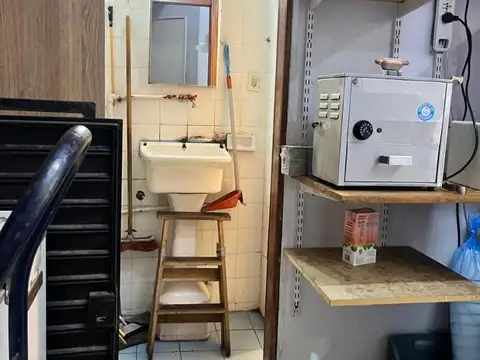 Venta Local 30m2 esquina magnifica ubicacion