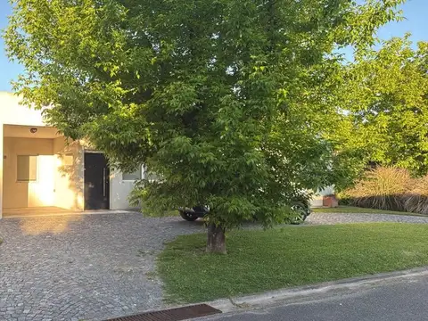 VENTA CASA, 3 DORM, BARRIO PRIVADO EL RECODO