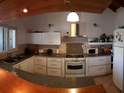 Casa en Venta con 3 cocheras