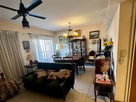 Departamento 4 ambientes con 2 baños