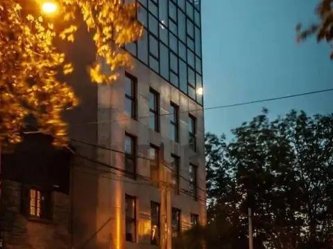 VENTA HERMOSO SEMIPISO 2 AMBIENTES, ZONA GUEMES