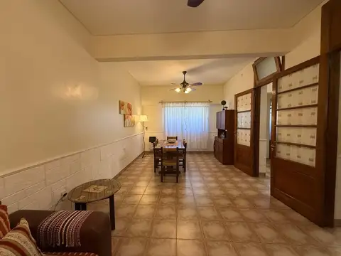 Casa 7 ambientes con 3 baños