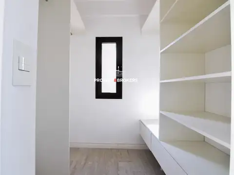 Departamento en Venta en Barrio Parque Leloir, USD 170.000