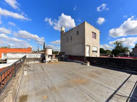 CASA 3 AMBIENTES VENTA-VILLA TESEI- PATIO-TERRAZA