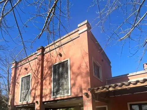 72 y 173, Los Hornos , Piso 0