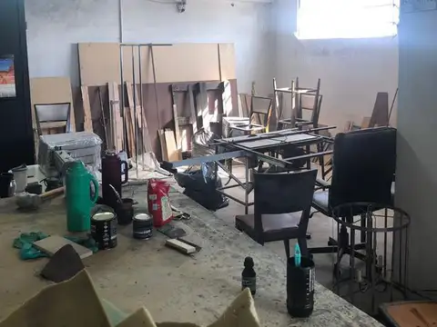 Venta Galpón/Industria Villa Martelli con local a metros Av Balbín