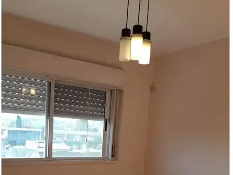 *MUY BUEN DEPTO. 2 AMB. CON BALCÓN *EDIFICIO CON SUM, BAÑO Y PARRILLA  *A 1 CD. PTE. JUAN D. PERÓN