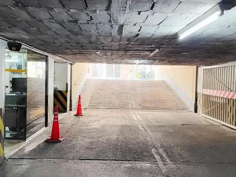 Venta de 3 Cocheras en oportunidad a metros de Tribunales  