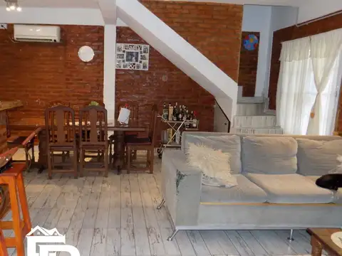 Casa 5 ambientes con 3 baños