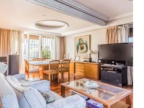 EXCELENTE CASA EN CASTELAR SUR 5 AMBIENTES