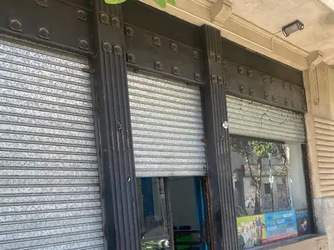 AMPLIO LOCAL UBICADO EN EL CORAZÓN DE BALVANERA