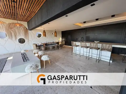 Casa en Venta con 7 cocheras