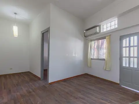 Depto Tipo Casa 2 ambientes con 1 baño